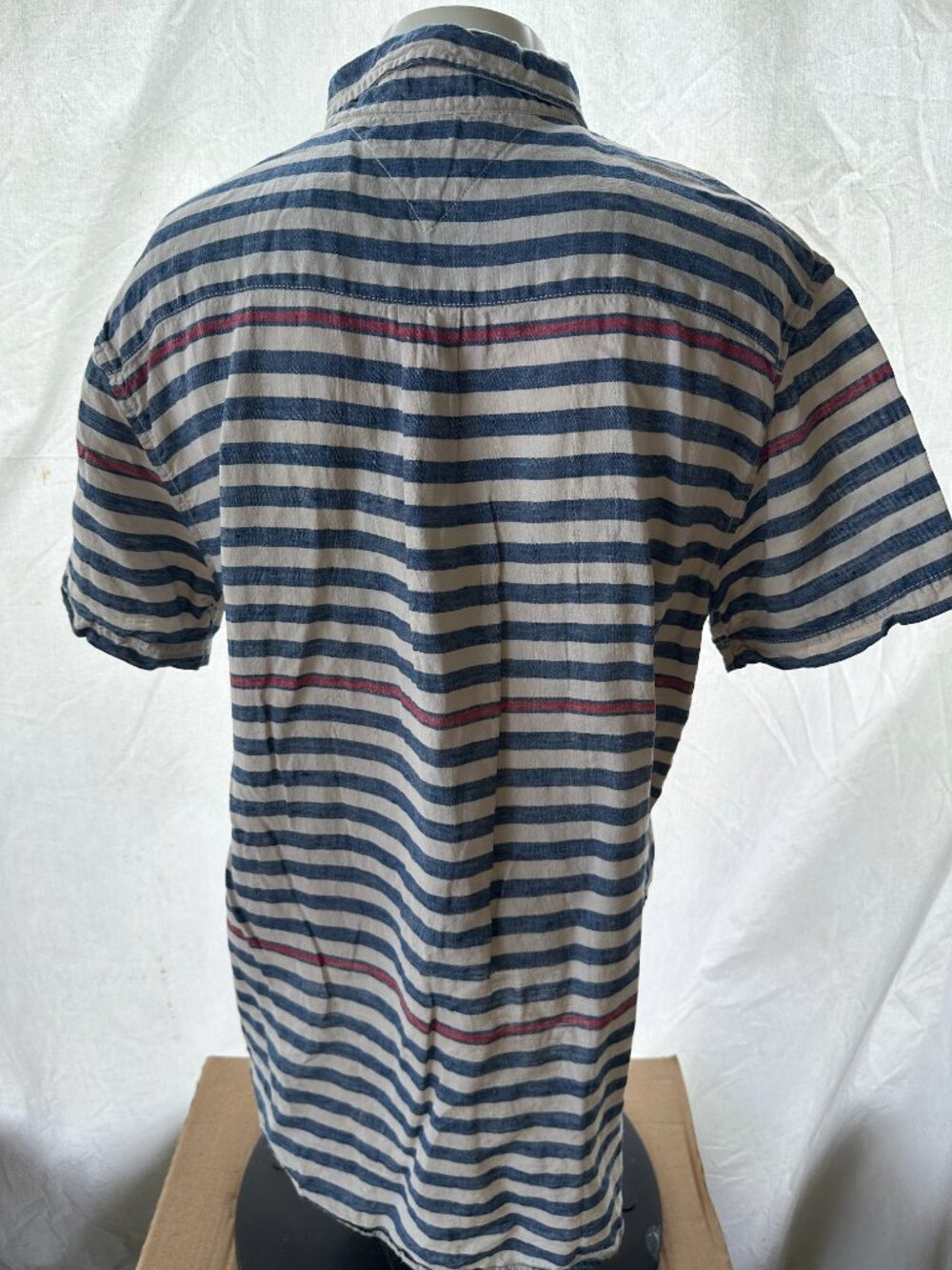 Tommy Hilfiger Custom Fit Linen Men's Striped SS Button Front Shirt XL - Picture 3 of 3